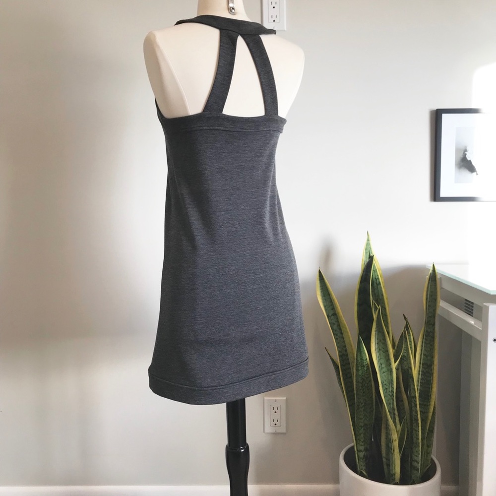 Sexy short shoulderless dress with black buttons
